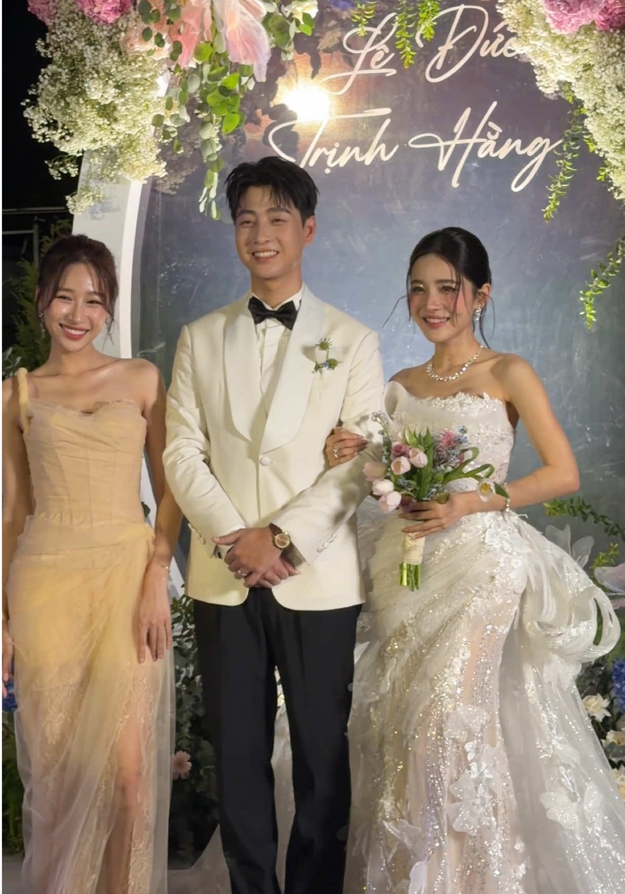 Linh Kul diện váy 10 củ đi dự đám cưới bạn thân Lê Đức Luna #doclathamdo #leduc #luna #linhkul 