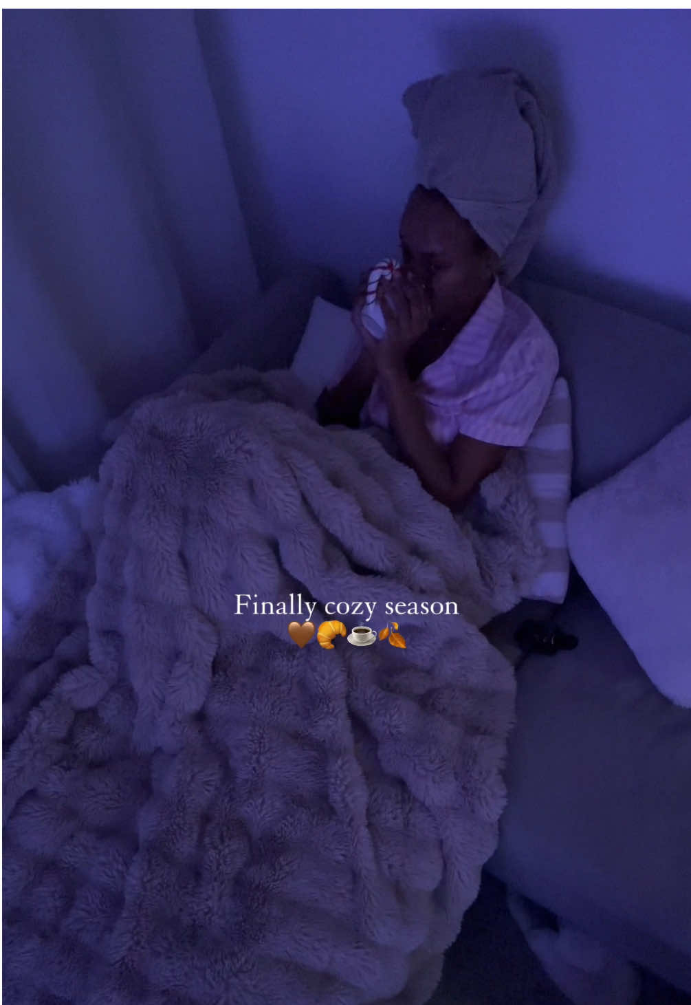 Cet automne, je dis SÌ à l’audace avec le nouveau Sì Parfum de @Armani beauty 🍂☕️ Une fragrance qui m’enveloppe d’une chaleur réconfortante, parfaite pour la saison 🤎 Dès 89€ d’achat dans la marque Giorgio Armani chez @Nocibé France ou sur nocibe.fr, repartez avec votre Sì Parfum 15 ml format voyage ✨ #LorealistarFRArmaniSiParfum #armanifragrance #ArmaniSi #fragrance #autumn @Beauty Crew FR 