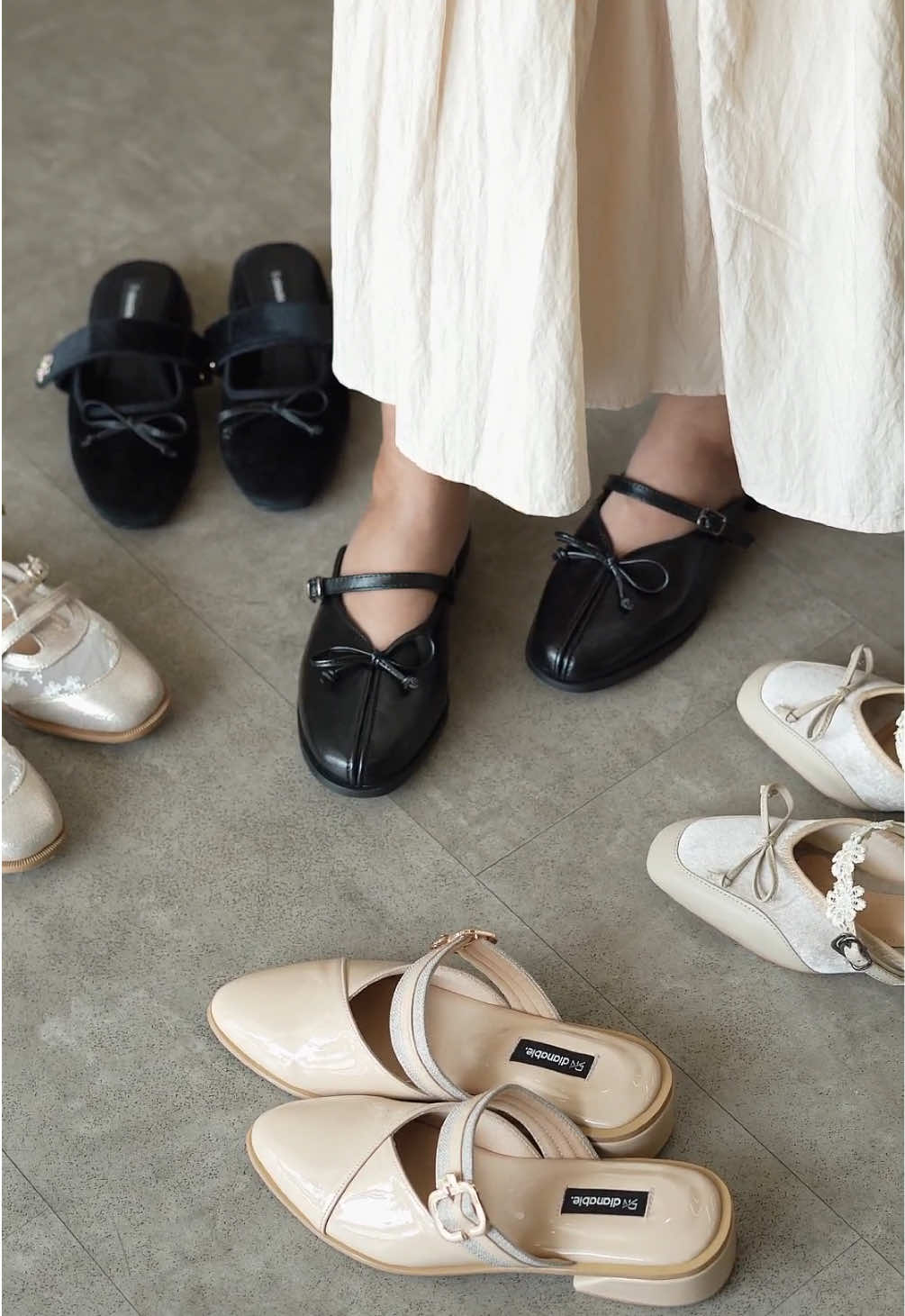 Rekomendasi heels mules yang cocok untuk semua style perempuan! Nyaman dan simple tapi tetap elegan dan ringan~ #fypシ゚ #rekomendasiflatshoes #abcxyz #heelswanita 