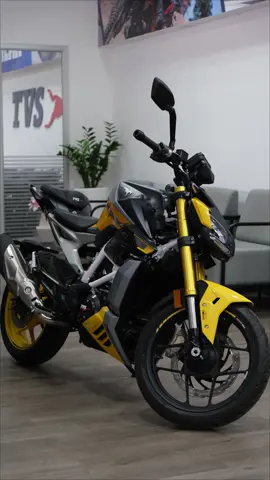 La Apache RTR 310cc no es solo una moto. Es la excusa perfecta para salir sin rumbo y volver con historias.  Te esperamos en nuestras sucursales en Altamira, Bolonia, Batahola y Multicentro las Américas