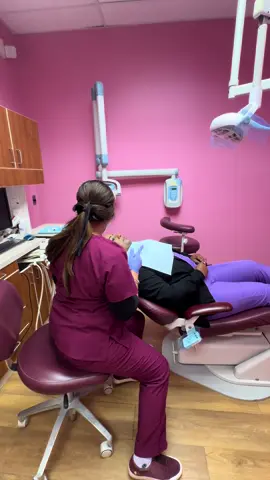 When the assistant was forced to come to work on her day off…..😂❤️ #dentist #westwashingtonfamilydentistry #dentalassistant #drnancygrewal #dentaloffice 