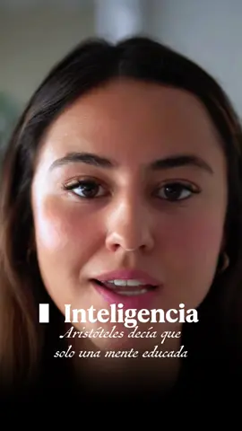 📜 Aristóteles decía: “Una mente educada es capaz de albergar un pensamiento sin aceptarlo.” 💭 En un mundo donde todos quieren tener la razón, la verdadera inteligencia está en escuchar, analizar y comprender sin reaccionar. ✨ Educar la mente no es llenarla de información, es enseñarle a pensar, a cuestionar y a mantener la calma ante lo diferente. La sabiduría no se impone… se demuestra con serenidad. 🌿 Filosofía | Sabiduría | Inteligencia emocional #A#AristótelesF#FrasesFilosóficasS#SabiduríaR#ReflexiónDeVidaI#InteligenciaEmocional   