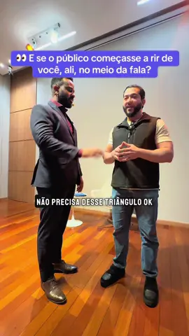 Falar em público é lidar com o inesperado - os olhares, os risos, o silêncio.  🫵 Para você, é difícil conquistar o público? Se você também quer aprender a destravar e acessar o seu maior potencial, comente a palavra “REINANDO”! 👇 #comunicação #oratoria #desafio #destravar