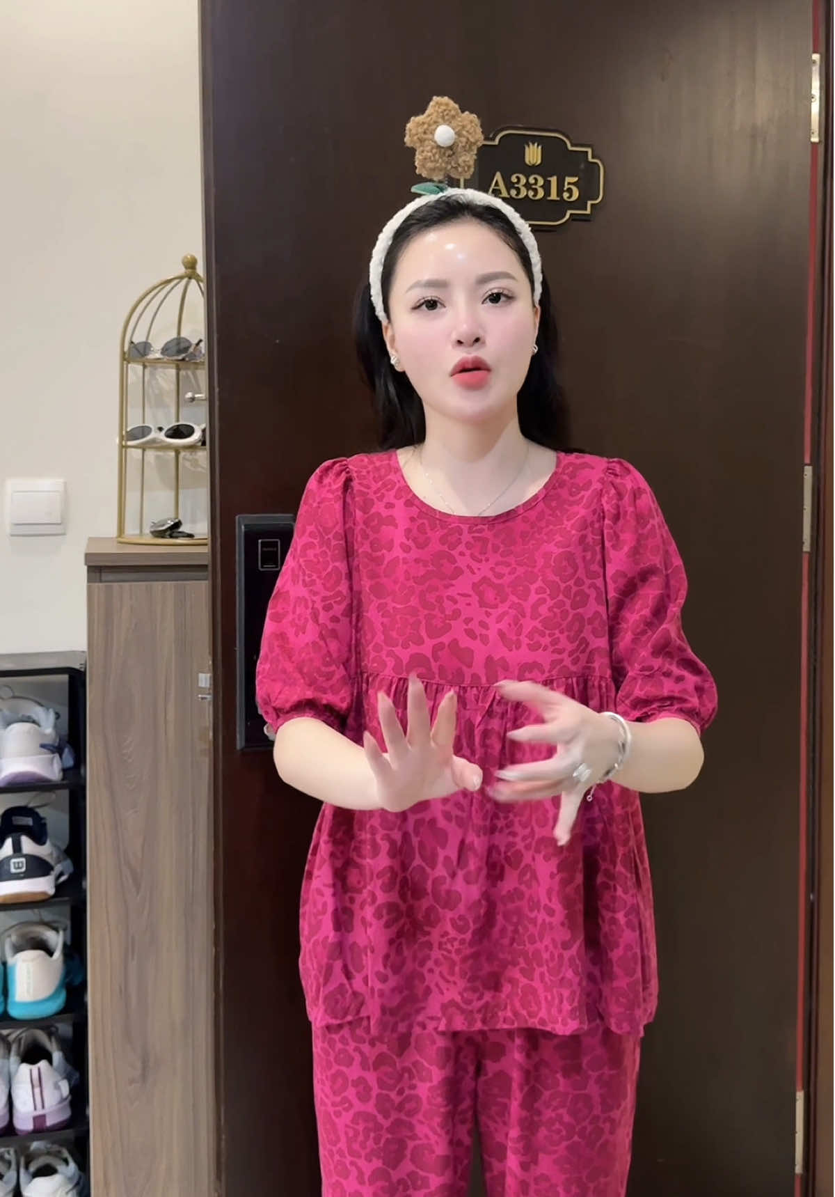 Màu này mặc siêu tôn da nha