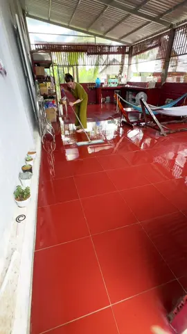 Lao miếng giấy lao sàng này nền gạch sạch sáng bóng luôn #mienggiaylausantantrongnuoc #muahangtaitiktokshop 