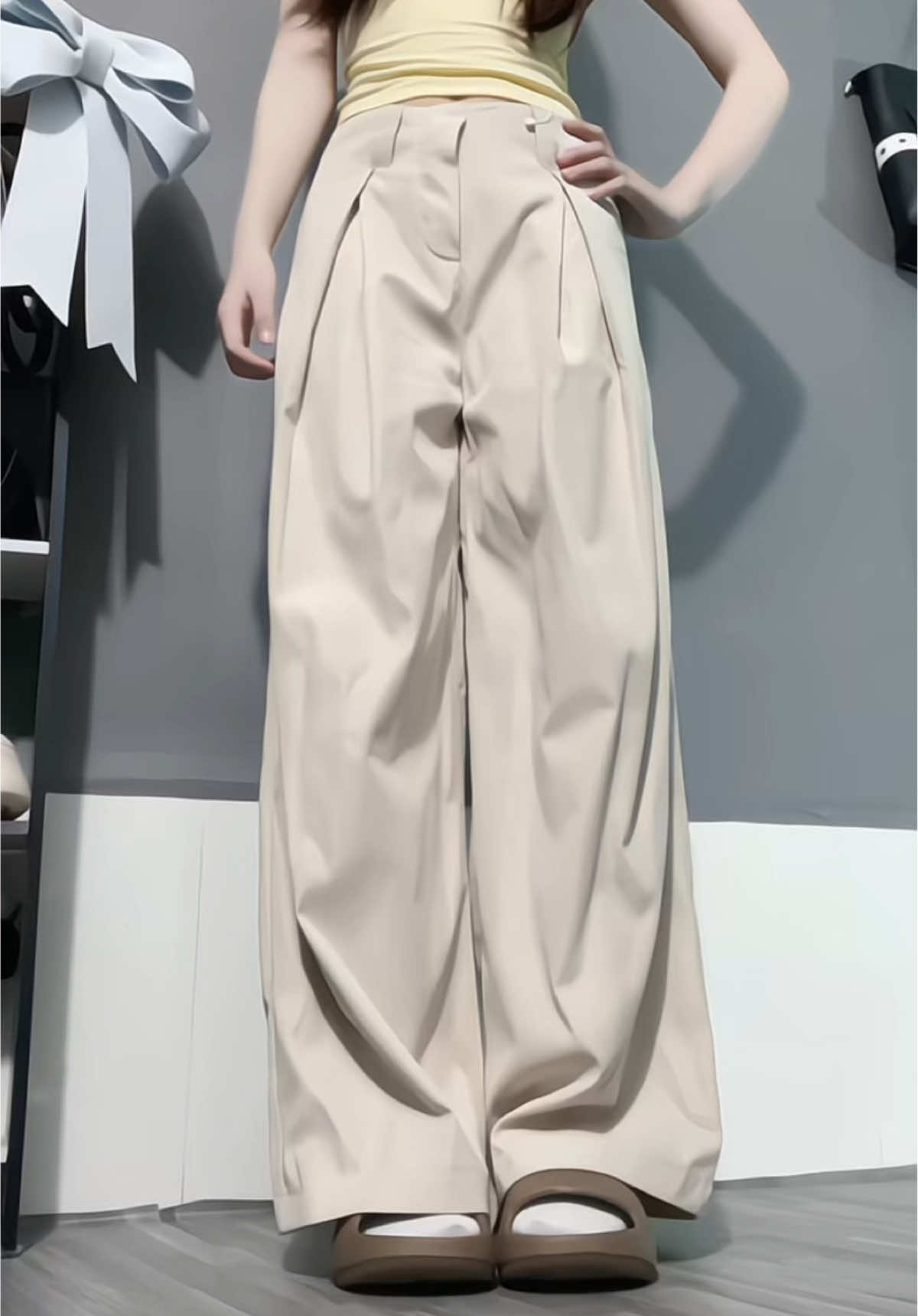 Mà em quần này đẹp đỉnh thiệt mấy bà ơi, dáng nào mặc cũng đẹp✨ #quankaki #quanongrong #quanxeply #xuhuong #trending 