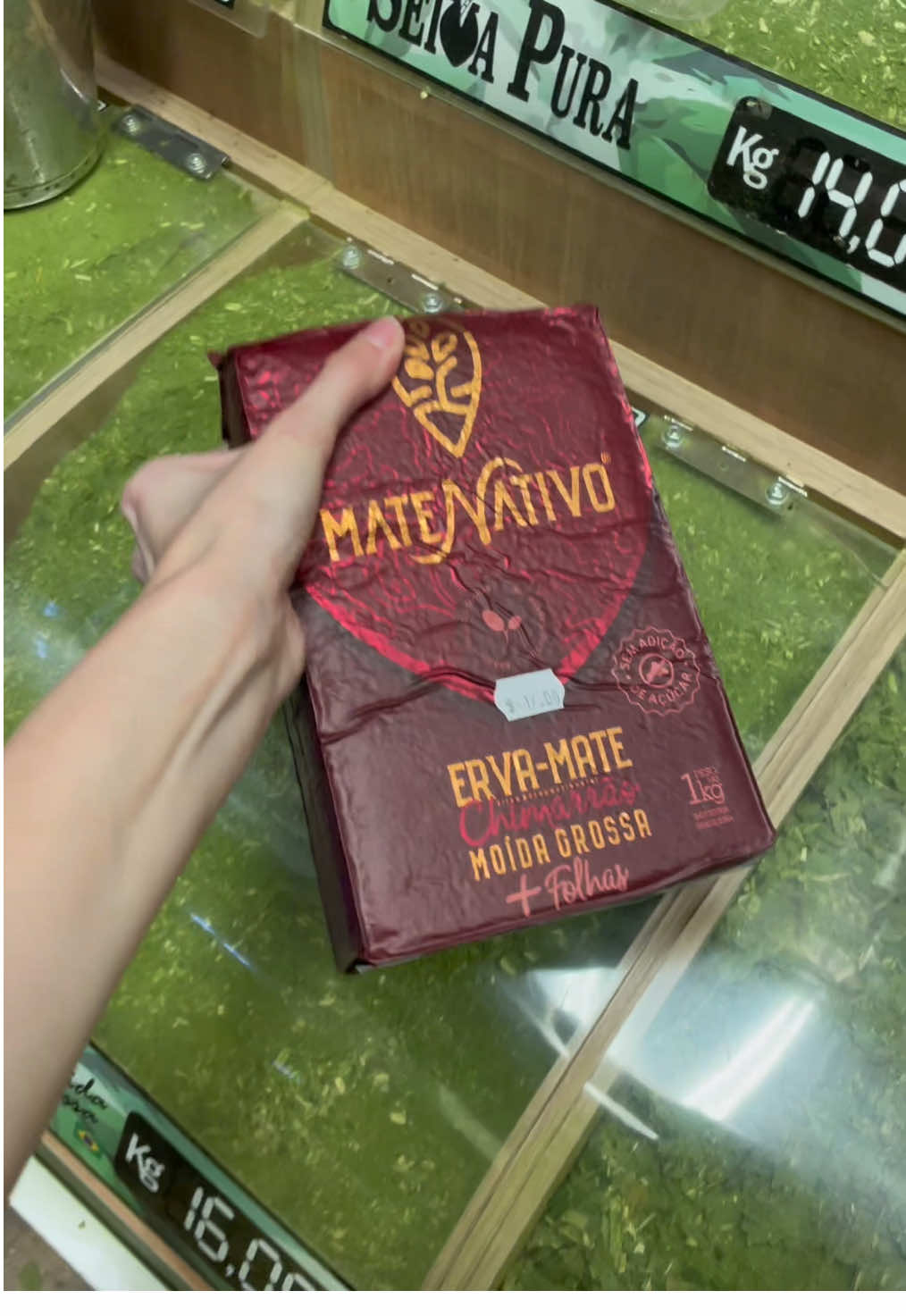 Para fazer pedidos é só clicar no link do perfil ou venha conhecer a nossa loja no Mercado Público de POA!!  #ervamate #culturagaucha #chimarrao 