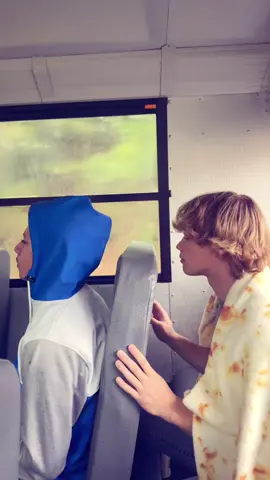 Longggg ahh bus ride 🫨🤫🤫🤫 @B-man🥷🏽 #foryoupage #helpmehelpyou 