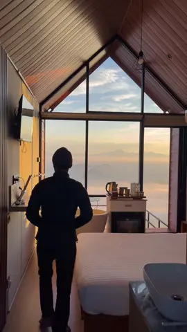 Kalian udah pernah dapet moment ini disini??#rumahgantole #bandung #staycation 