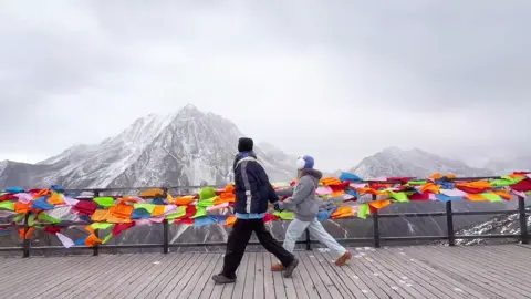 Traveling with you #lovers #douyin #douyin抖音 #chinesegirl #sweetcouple #fyp 