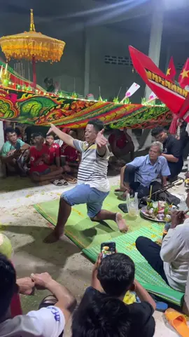 Lễ cúng ghe chùa đayompu chuẩn bị hạ thuỷ