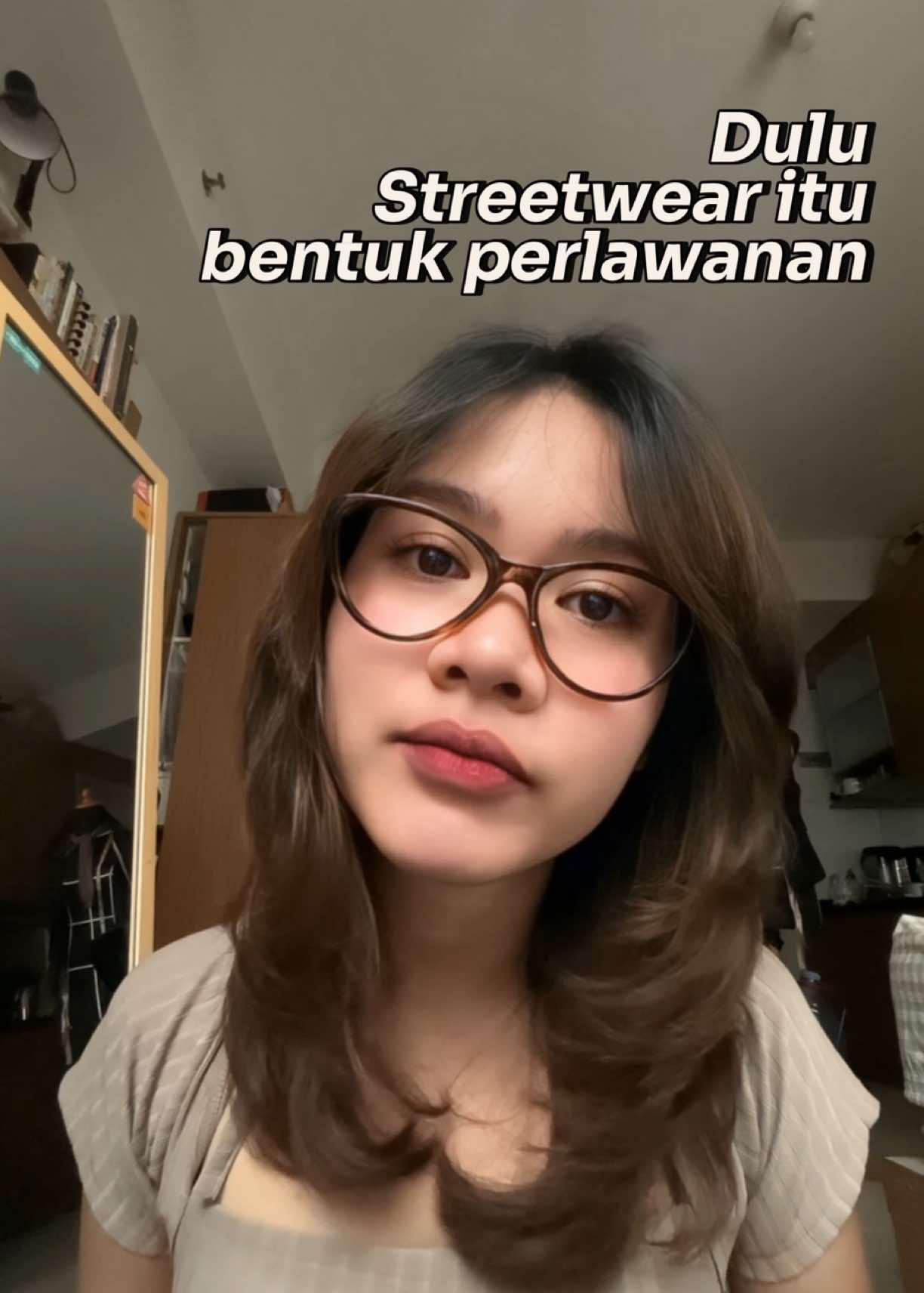 tp apa skrg streetwear masih menjadi bentuk perlawanan, atau udh berubah jadi simbol status baru? #fyp #streetwear #outfitstreetwear #hiphop #punk 