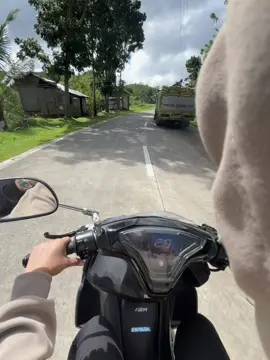 Nothing beats the peace of watching mountains roll by.🛵🍃 #fyp 