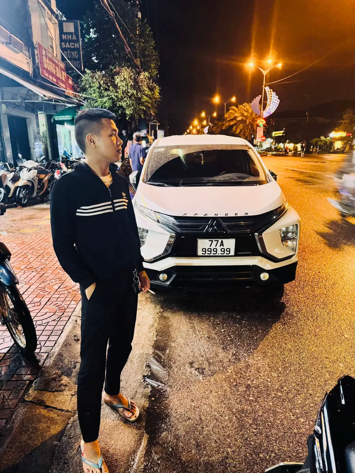 Đừng vì một ngày tăm tối mà nghĩ rằng cả cuộc đời này tồi tệ.. Thăng trầm cũng chỉ là một nốt nhạc mà thôi !