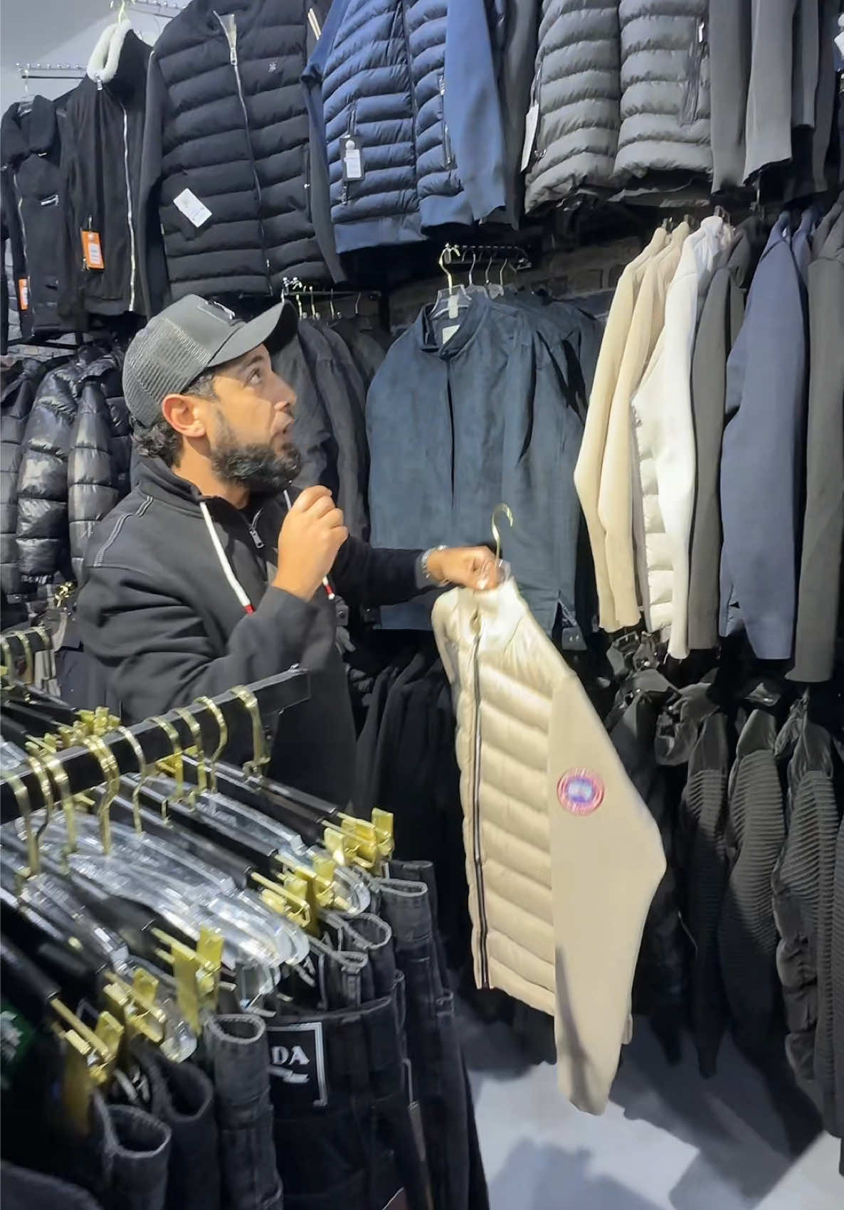 📢ახალი სიახლე  🥳სოლო შოპში მივიღეთ დიდი რაოდენობით პრემიუმ ხარისხის ქურთუკები  ✅უმაღლესი ხარისხები - ყველაზე დაბალი ფასები  👍🏻იჩქარეთ  #shop #shopping #moda #fashion #style 