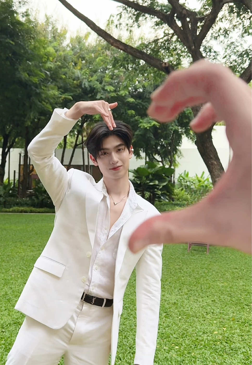 มือพี่โทและน้องก้องเองน้าา 💝💛 #EVERPINKScentofMemoryxTMK #EVERPINK #thomaskong