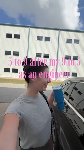 omg, those lasagna spirals turned out SO GOOODDDDDDD. nothing like being excited to cook a meal and it actually working out 😅#5to9afterthe9to5 #afterworkvlog #engineer #corporategirl #htx 