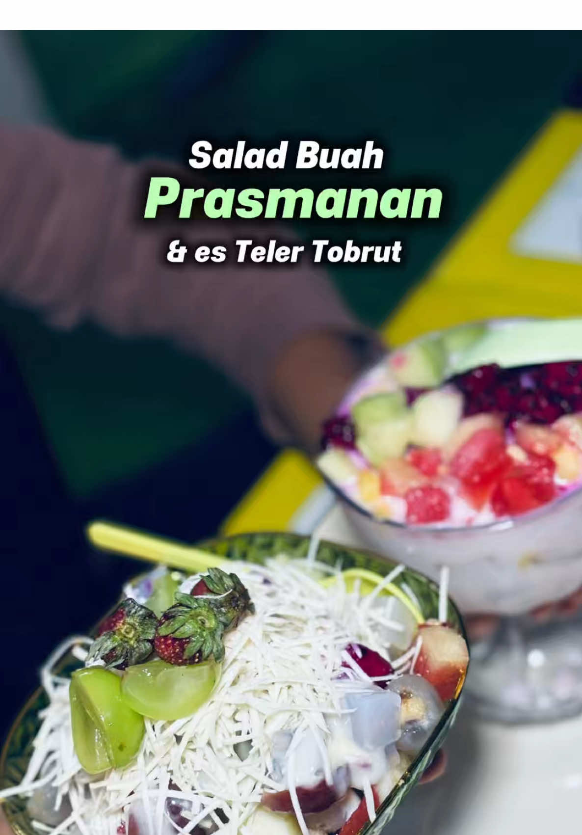 Niate ape diet kok iso malah klebon sembarang barang la piye salahe prasmanan @ES TELER JITU 17  #cahhkuu #saladbuahprasmanan #kulinerplumpang #estelerjitu 