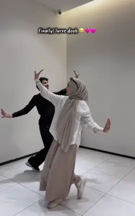 one of the reasons why i love this multitalented girl! been waiting for this, lurve dooh yee😭🩷🩷 sorry gais! imma big fan of “tarian melayu”😙 @nurulaiinaa.a  #aiteam #aiaina #fyp #foryoupage  #aiaimana #tariantradisional #tarianmelayu #foryou #viralvideo #bismillahfyp #aiteamsementara2025 #alieffirfan #malaysia #indonesia #fy 