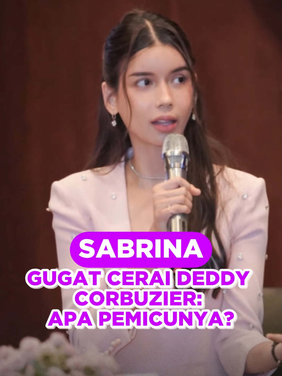 Sabrina Chairunnisa resmi menggugat cerai Deddy Corbuzier di Pengadilan Agama Tigaraksa pada 16 Oktober 2025. Menanggapi kabar tersebut, keduanya merilis pernyataan bersama di Instagram. Mereka sepakat berpisah setelah pertimbangan matang, menegaskan keputusan diambil bukan karena amarah, melainkan didasari oleh cinta dan kedamaian. Keduanya juga mengungkapkan rasa syukur atas pernikahan yang telah mereka jalani. Sumber : Instagram/sabrinachairunnisa_ #sabrinachairunisa #deddycorbuzier #perceraianartis #medcomid 