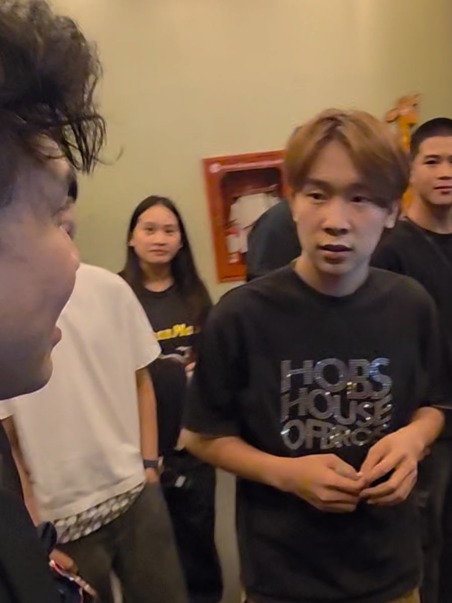 ต้อนรับแขกครับ 