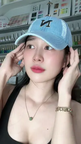 Lại là cái nón làm nên chuyện của mấy chị đẹp đây 🤪#songnhi2206 