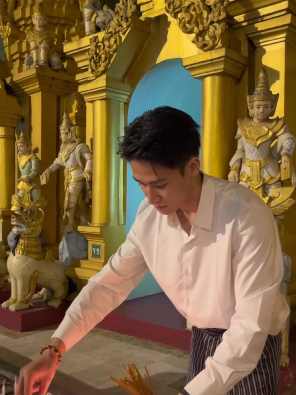 နေ့ချင်းထပ် မြတ်တယ်တဲ့ကိုကို 🤭🥹 ရှင် ဒီသောကြာသမီး လက်ထဲကနေ လွတ်အောင် ပြေးဇမ်း 🙄 @Sithu Ye Htut 🎀 #sithuyehtut #စည်သူရဲထွဋ် #capcut #foryoupage #fyppppppppppppppppppppppp 