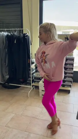 @Happy Dancing 👠🌟 