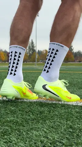 Days like this 💆‍♂️ #Soccer #football #cleats #footballboots  #soccertraining @GAIN THE EDGE 