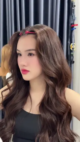 Training cho Miss Earth VietNam Trịnh Mỹ Anh  kỹ năng tự làm tóc trước khi lên đường chinh chiến quốc tế. Cảm ơn em đã tin tưởng để đồng hành cùng nhau trên hành trình này ❤️  #trinhmyanh #missearthvietnam #missearth2025 