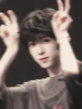 tiểu Yang tới đây, vd đầu ở trang này về những đứa trẻ đáng yêu của mình xin mọi người ủng hộ ạ #yangbowen #duongbacvan #tfgiatộc #tfgiatocf4 #xuhuong 