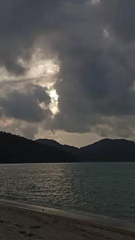 #livesunset #fireperformer #fuegoflowpenang 