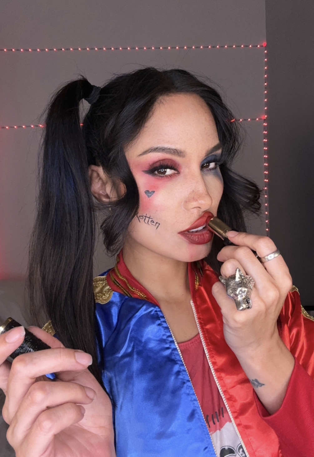 Asian Harley Quinn 💄  #harleyquinnmakeup #harleyquinnhalloween #halloweenmakeupideas #halloweenmakeuptutorial 