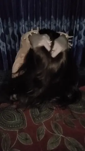 اگر کوئی مجھے سو ثبوتوں کے ساتھ بھی یہ یقین دلائے کے انسان کبھی نہیں بدلتا، تو میں ہر ثبوت کے سو ٹکرے کر کے اسے بتاؤں کے اس دنیا میں انسان سے زیادہ جلدی بدلنے والی اور کوئی چیز موجود نہیں ہے انسان بدل ہی جاتا ہے پھر چاہے وہ کتنی ہی عزت دینے والا اور محبت جتانے والا ہی کیوں نہ ہو۔#🥀💔😥 #fypviraltiktok🖤シ゚☆♡ #foryou #truelines #grow @Faryal 🧚🏻♀️ @Hoor Mahaveera @J M 🥀 