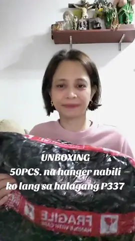 Yung hanger na flexible. Pangmatagalang gamit na. #AntiSlipHanger #StrongClothPlasticHanger #MuraNaMatibayPa #fyppageviral #tiktok affiliate😇 