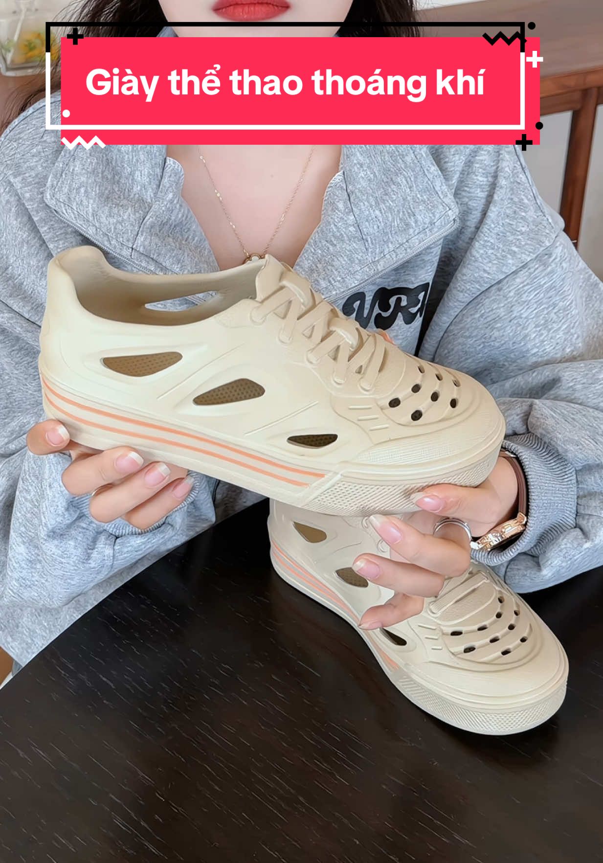 Đôi giày thể thao thoáng khí đi đa năng #giaythethao #giaynamnu #giaythoangkhi #giaydimua #giaysuc 