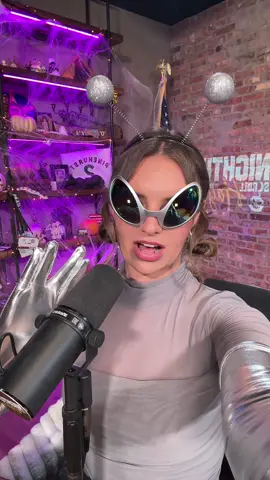 Ya heard it here first! It’s HAYLEYWEEN all week long on the Nightly Scroll pod 👽