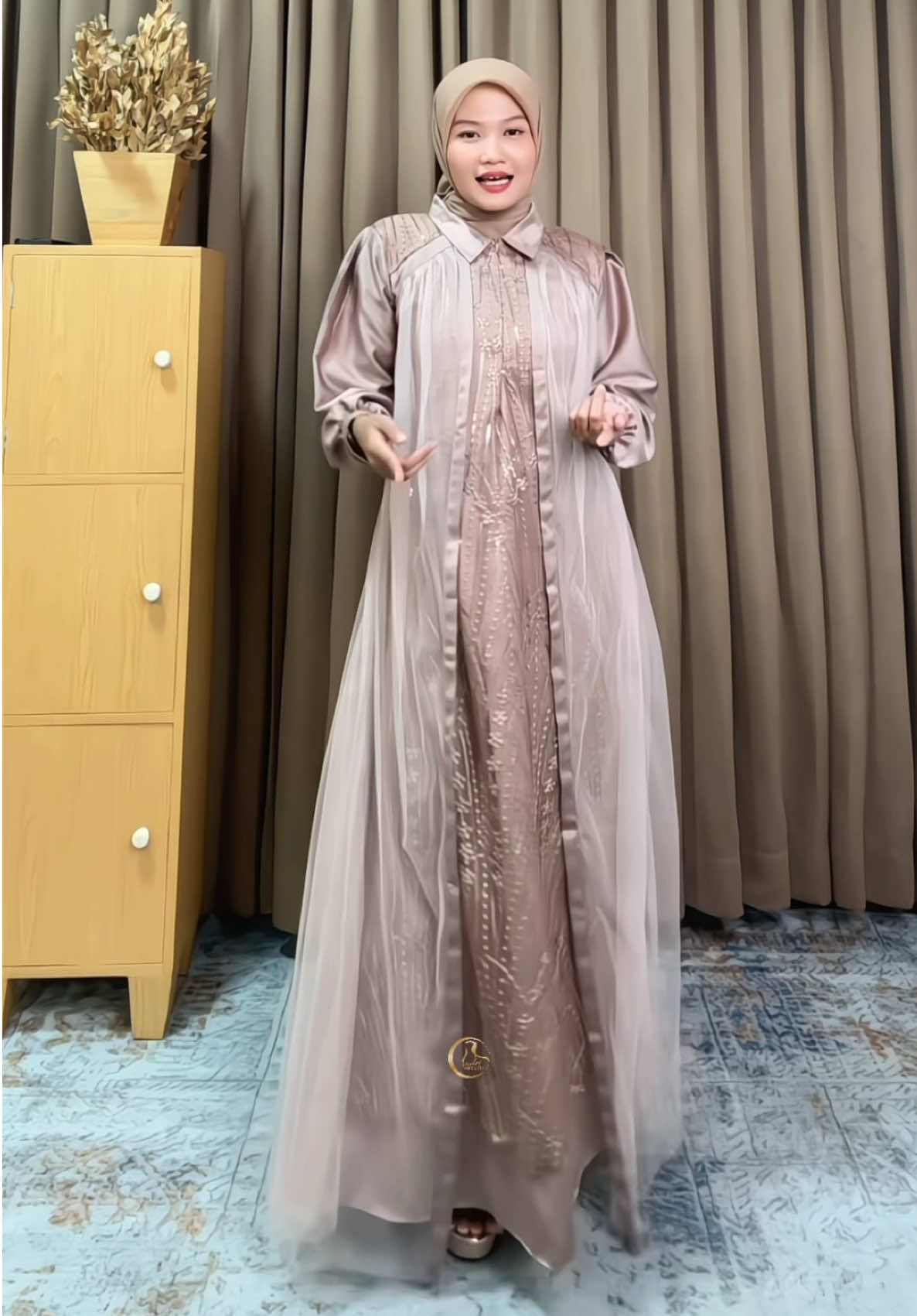 Kalian Team Warna Milo atau Mahogany nih guys 🤩🥰😍 #dress #dresscantik #dressbrukat #dresskondangan #dresslebaran 
