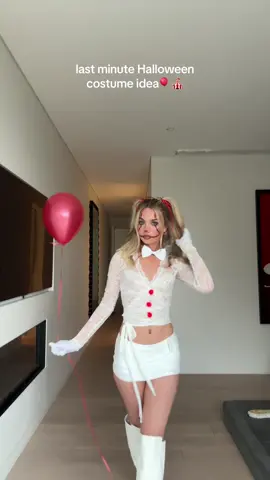 Penny for your thoughts…? #halloween #halloweencostume #lastminutehalloweencostumes #pennywise 