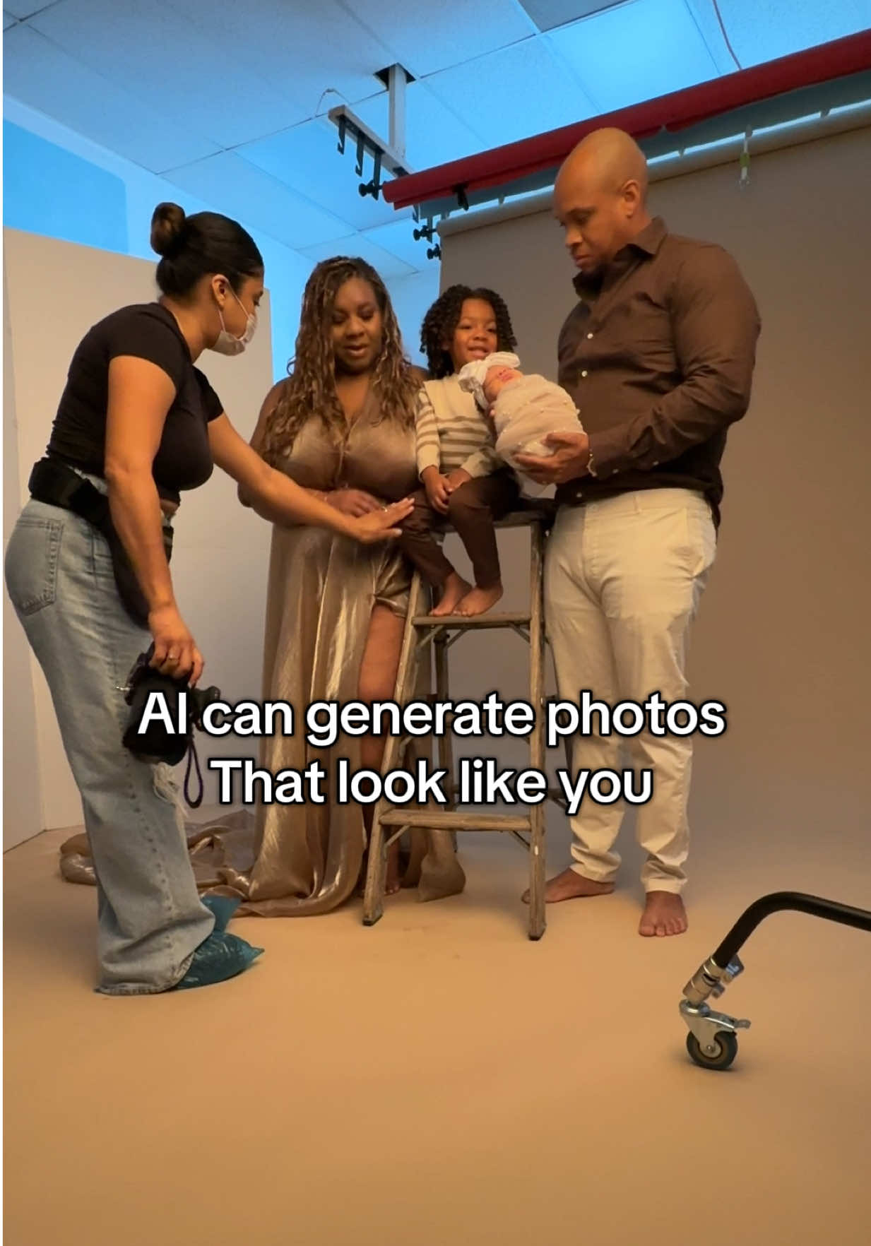 What a beautiful family 🥹 So honored to capture them 🤎 #NewbornByGR #LuxuryNewbornPhotography #EmotionalPhotography #AIWillNeverReplaceThis #TimelessMemories        