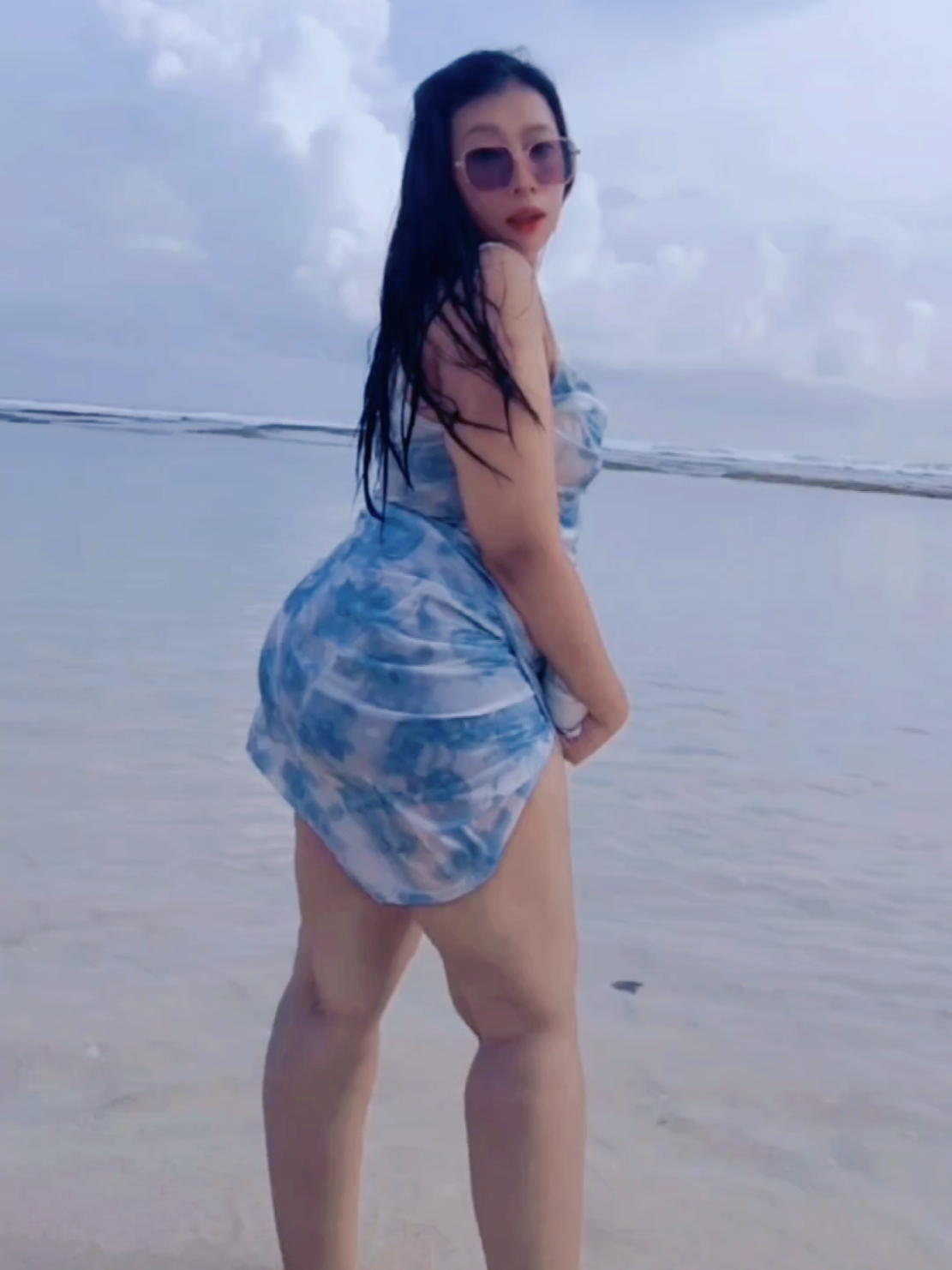 #CapCut Yuhu vitamin sea 🌊💙🤍 Dress nya Bikin cantik, wajib punya sih seriusan ini mah, bner bner secakep itu di bawa Mantai #dresspantai #dressjumbo #dresses #beachdress 