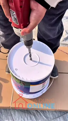 1576 - Bộ động cơ motor và lưỡi dao chế máy xay nghiền thức ăn gà vịt bằng xô nhựa