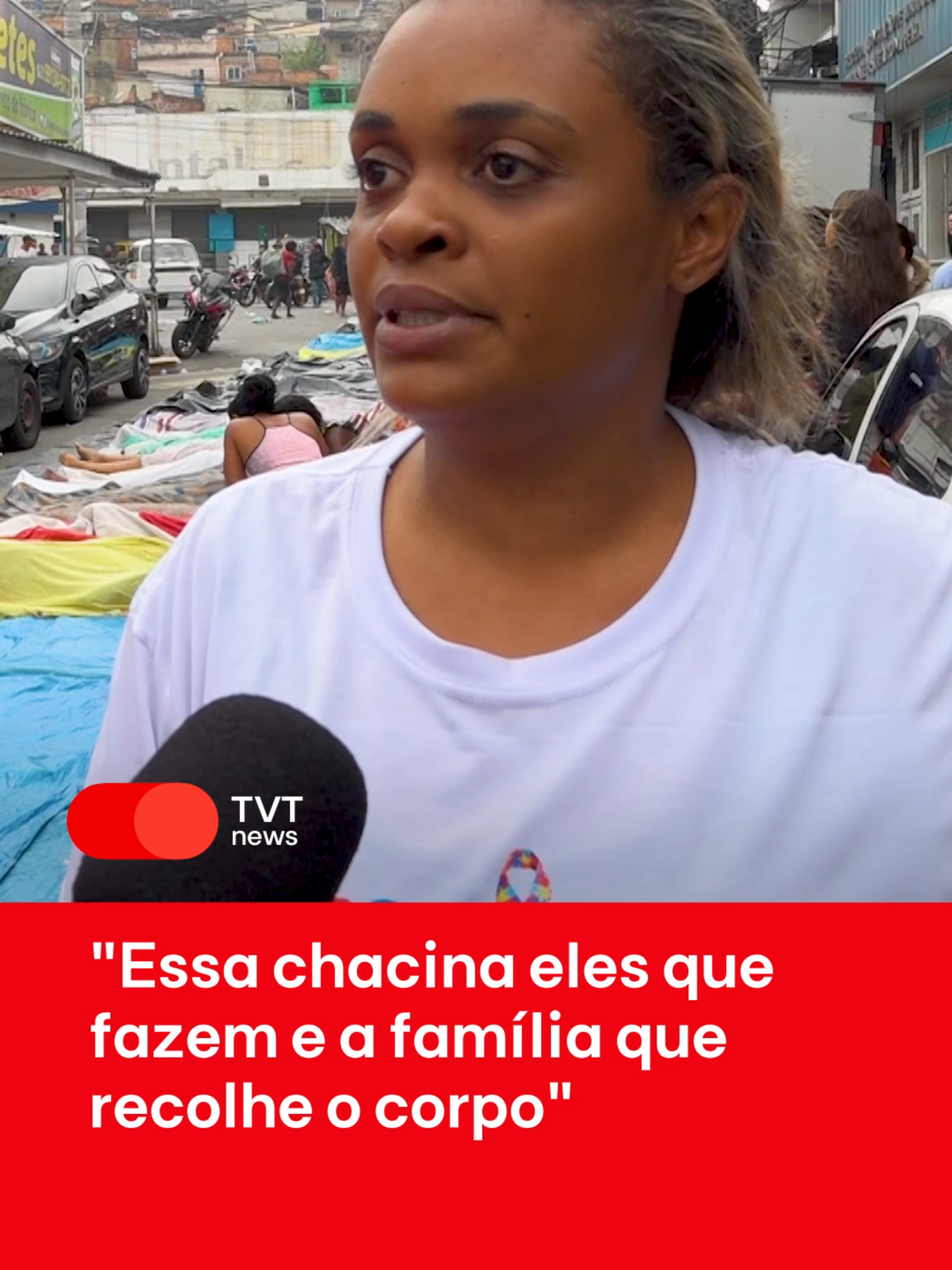 BARBÁRIE | Mais de 60 corpos foram retirados de uma área de mata do Complexo da Penha e reunidos na Praça São Lucas, no centro da comunidade, após a megaoperação policial desta terça-feira (28), no Rio de Janeiro. A contagem oficial de 64 mortos deve ser atualizada e revelar que se trata da maior chacina do Brasil com número de vítimas acima de 120.  Raiune, moradora do Complexo da Penha, relata com indginação o trabalho imposto aos familiares pelos policiais. 