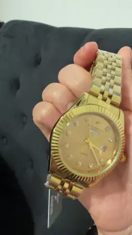 Hermoso reloj #reloj #estilo #men #women #relojdorado 