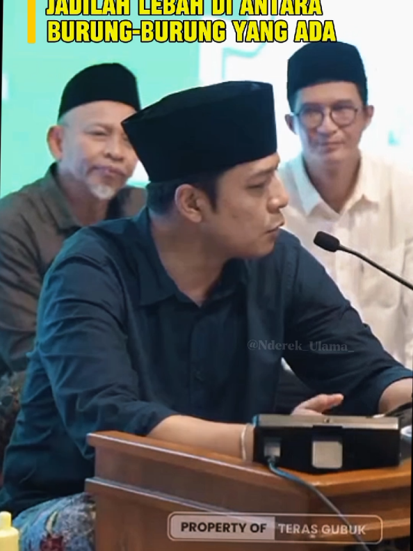 Santri Harus bisa jadi seperti lebah di antara burung-burung yang ada. Gus Kautsar Rutinan Teras Gubuk 29 Oktober 2025. #guskautsar #terasgubuk #santri #nderekulama #guskautsarploso 