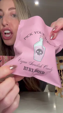 A surprise in every bite 👅💥 #rubybond #swedishcandy #vegancandy #tastetest 