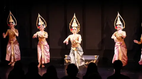 TEP MONOROM présente : La danse des Tep Apsor, robam Tep Apsor របាំ​ទេព​អប្សរ​ #RoyalBalletOfCambodia #របាំ​ទេព​អប្សរ​#KhmerCulture #KhmerDance #creatorsearchinsights 