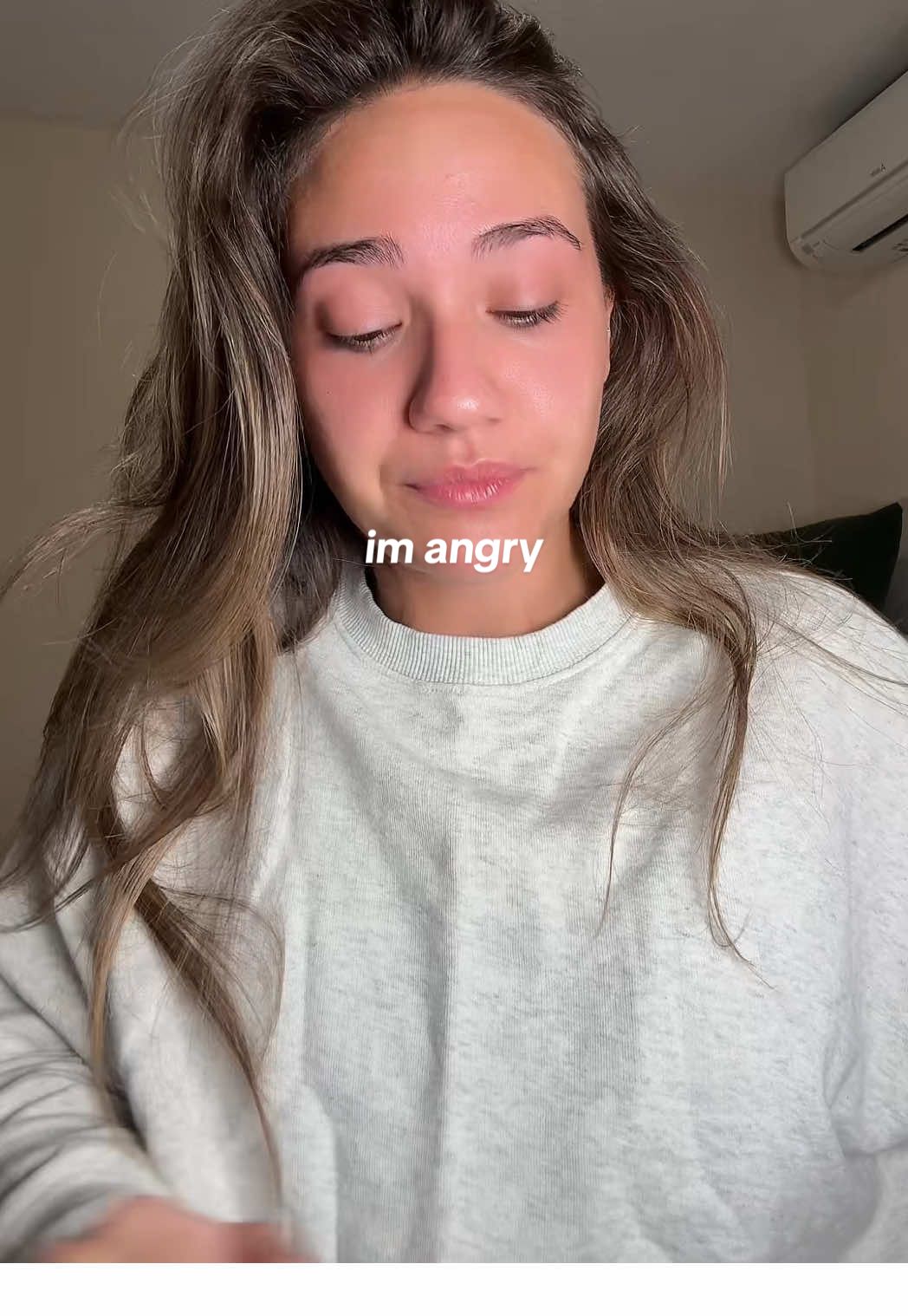 weather changes make me angry and so do wrinkled clothes.  #wardrobeessential #elegantstyle #styletips #cleangirlaesthetic #cleangirl 