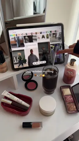 october morning vibes 🤎  #fallvibes #fallaesthetic #morningroutine 