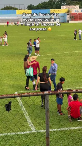 #CapCut #futbol #novia cuando llevas a tu novia a verte jugar @laalexagt